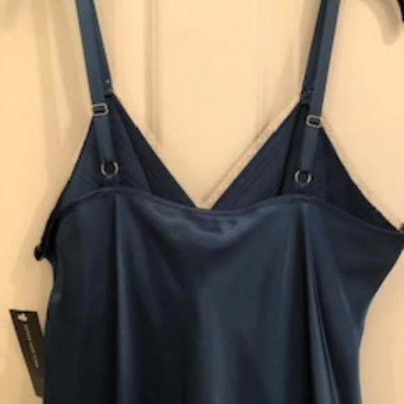 Jones NY Nightgown & Robe - Picture 5 of 7